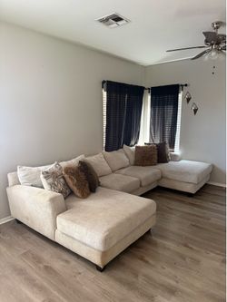 Moving sale - Couch and Crib