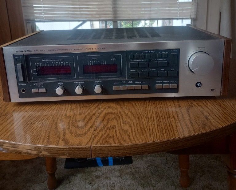 Realistic STA -2500 Digital Synthesized Receiver WORKS