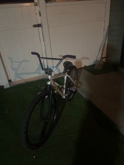 White chad /frame trade