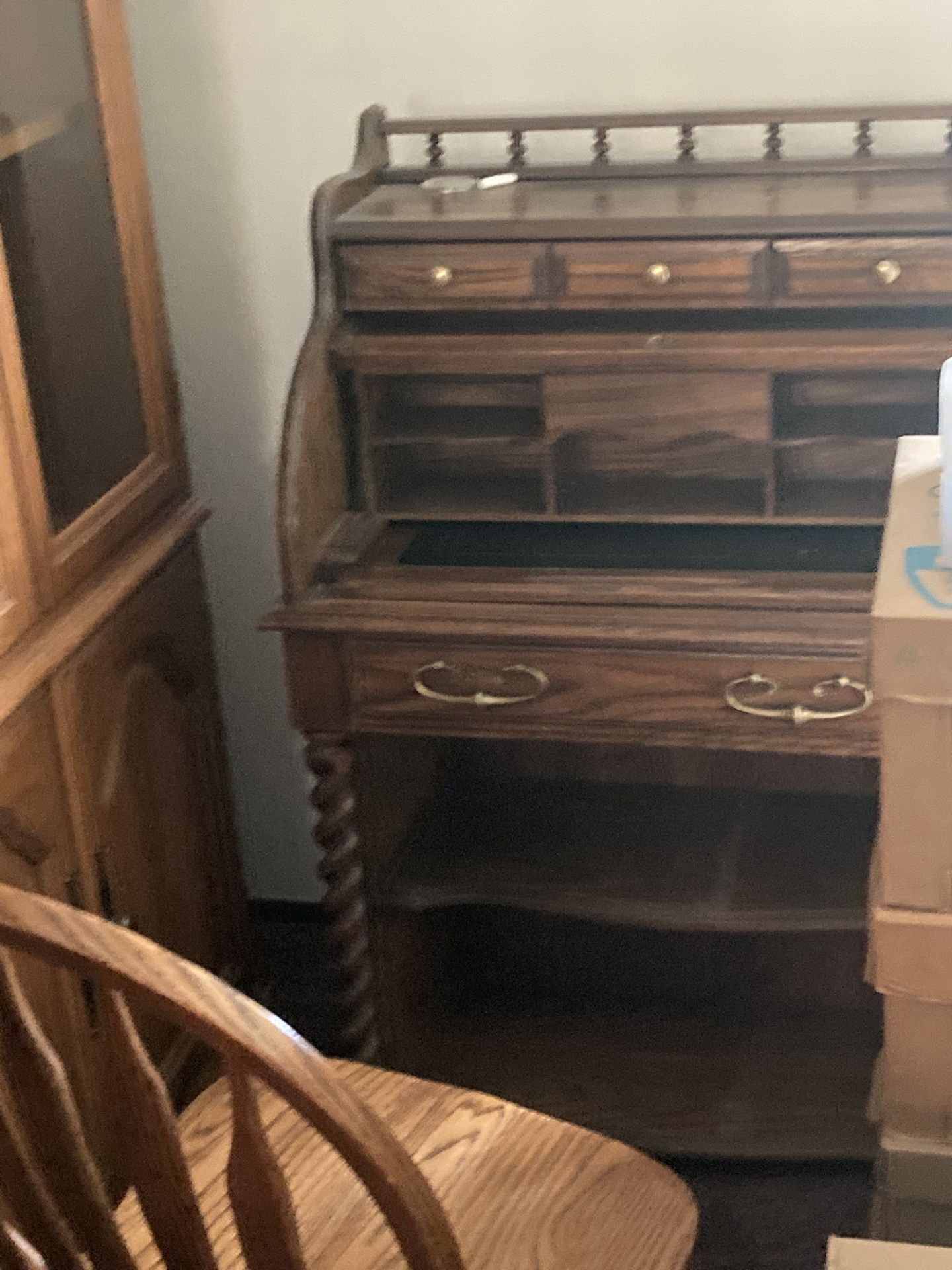 Beautiful Roll Top Desk/secretary Desk