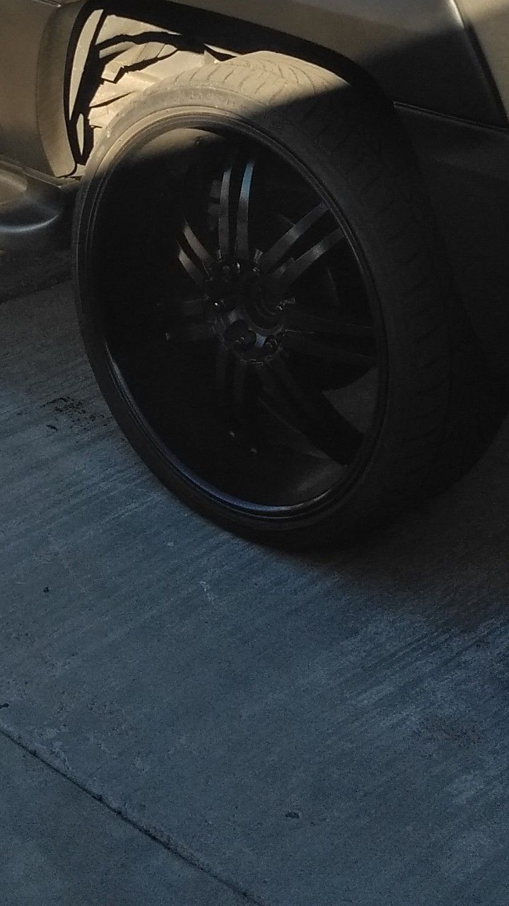 Universal 6 lug 24 inch rims.. for Sale in Henderson, NV - OfferUp