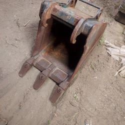 Bobcat X Change 16"  Tooth Bucket 