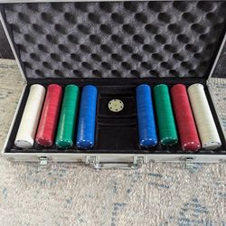 Poker Chips With Case 