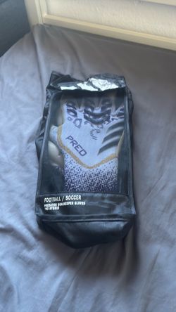 PREDATOR GOALKEEPER GLOVES PRO HYBRID