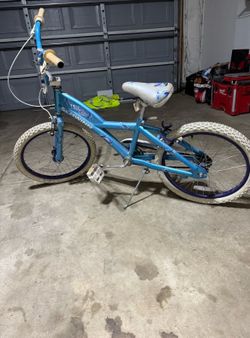 Girls bike