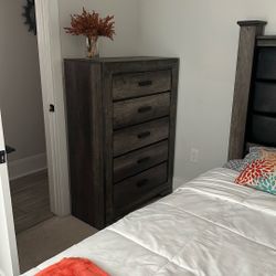 Negotiable! Dresser and Queen Bed