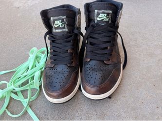 Air Jordan 1 high OG patina 7.5 women/ 6 men