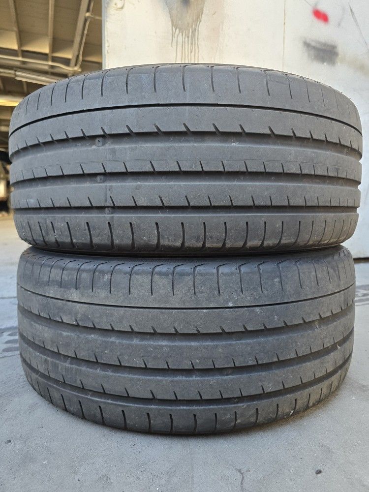 (2) 235 40 19 Yokohama Tires