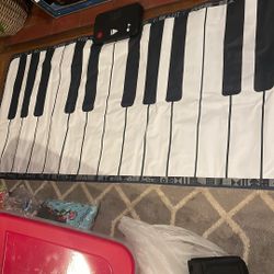 Giant Dance-On Piano Mat FAO SCHWARZ.