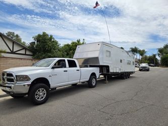 2006 Thor 5th wheel toy hauler