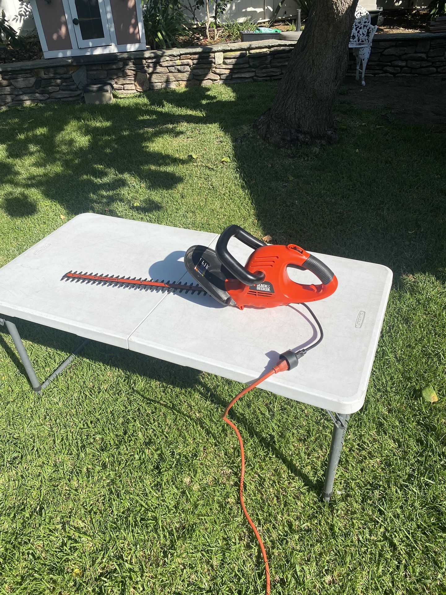 22” Black & Decker Electric Hedger