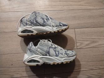 Nike Hot Step  
Size:6