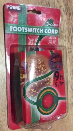 Christmas light cord with foot switch