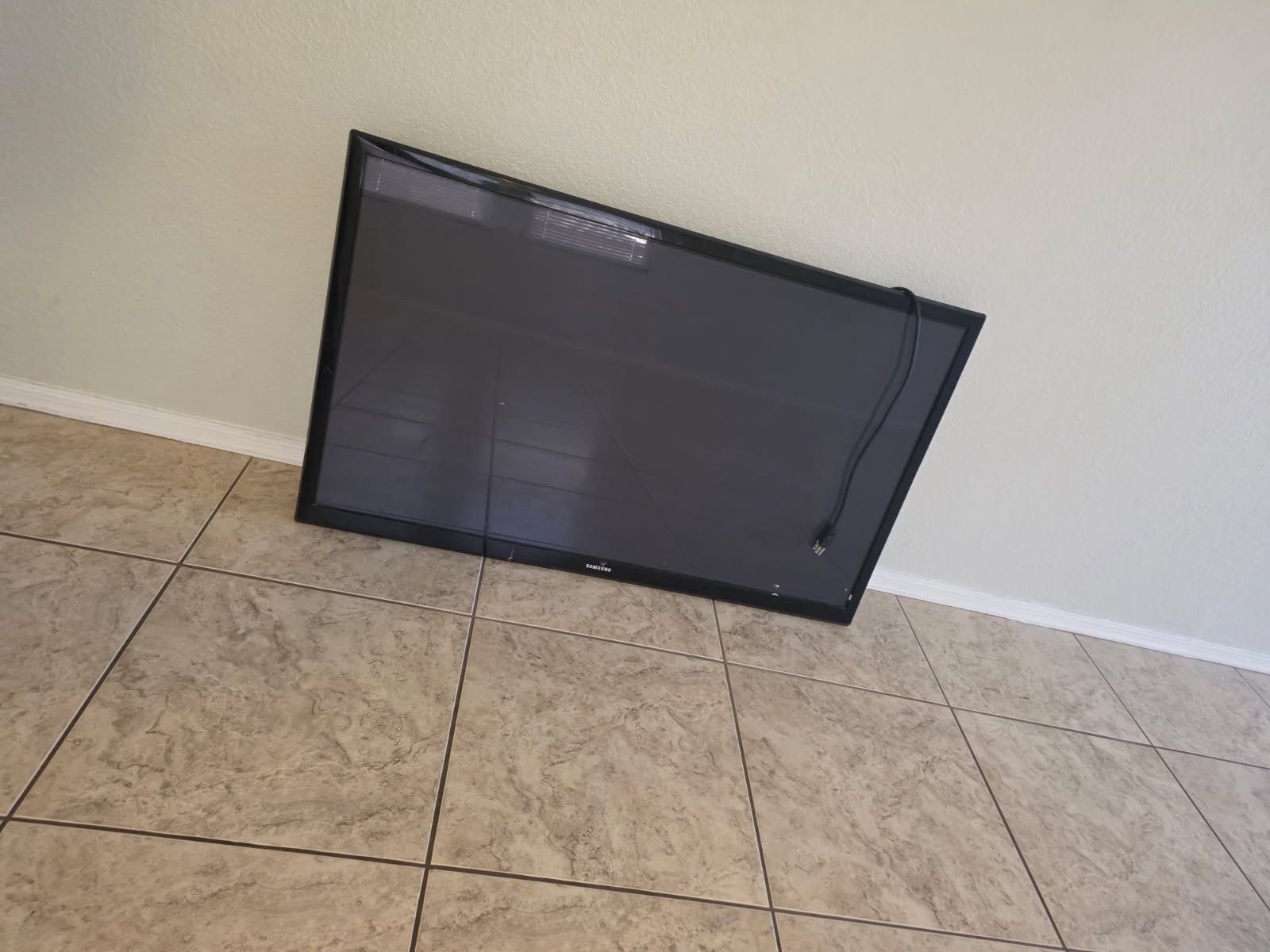 43” Samsung Plasma TV – Works Great