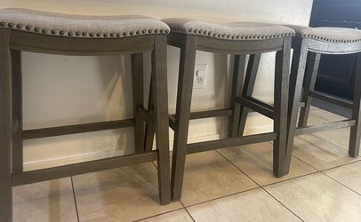 (4) Saddle Style Wood Counter Height Stool in Cobble Gray