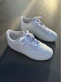 Men Nike Court Vision Size 9
