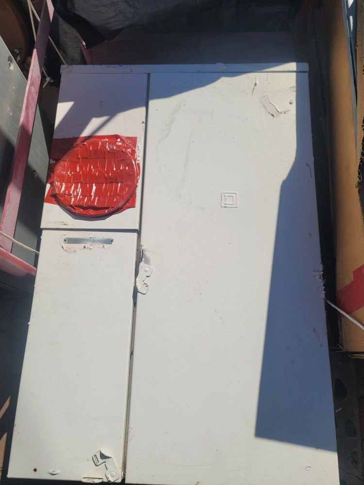 200 Amp Panel Good Used Loaded With Breakers