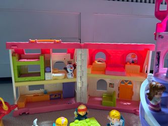 Little people house and bus