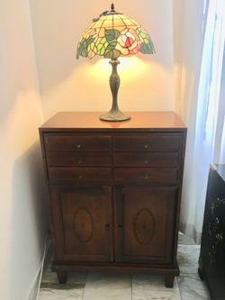 convertible desk and beautiful lamp.