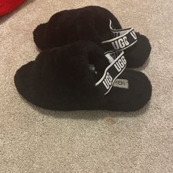 ugg slippers  size 9