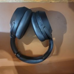 Noise Canceling Head Phones