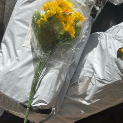 30 pack fake flowers