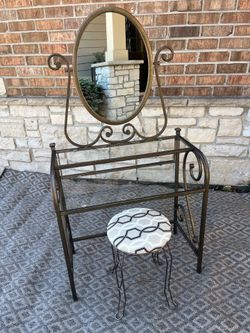 Metal vanity