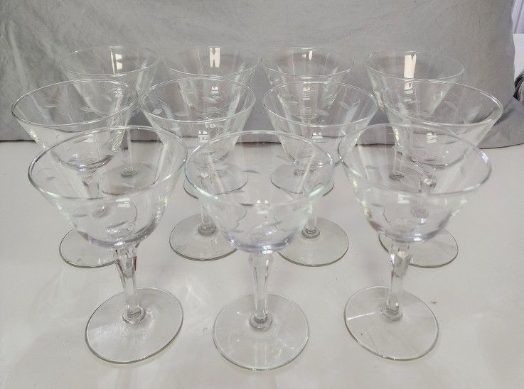 Vintage Libbey Windswept Set of 11 Champagne Tall Sherbet Martini Glass 60s. 6"T x 4W, Cup Area Is 3D X 4w, no chips.q