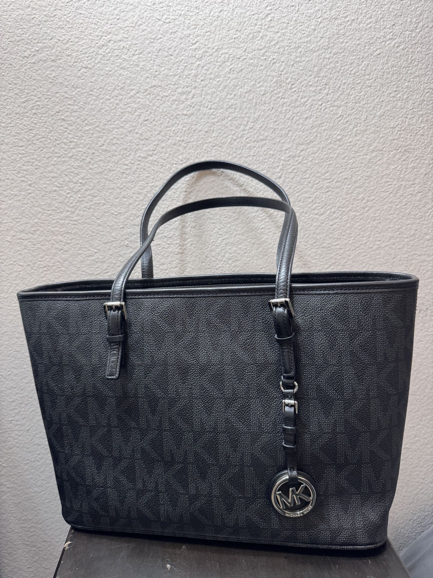 Michael Kors Jet Set Small Zip Top Laptop Travel Tote Handbag (Grey/Black Monogram)
