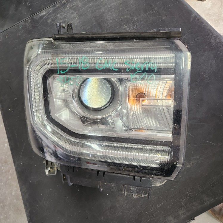 GMC Sierra 1500 Headlight 2015 2016 2017 2018 Part $450