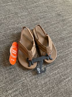 Kids sandals size 9-10 new