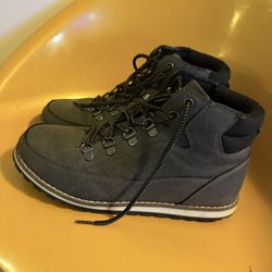 PLACE boots