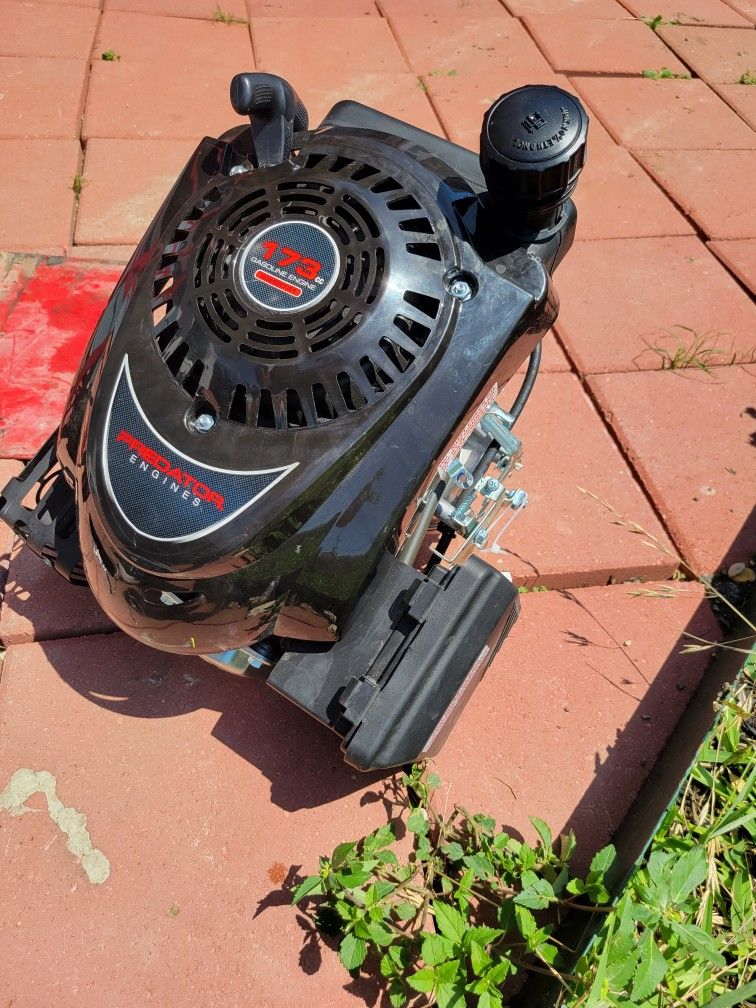 PREDATOR
5.5 HP (173cc) OHV Vertical Shaft Gas Engine