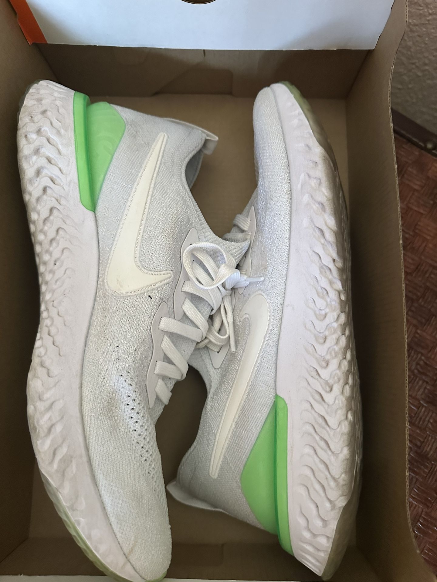 Nike Epic React Flyknit