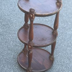 Vintage Pine Old Tavern 3 Tier Ethan Allen Plant/Fern Stand Needs Refurbishing. Used in good condition with visible cosmetic blemishes. These blemishe