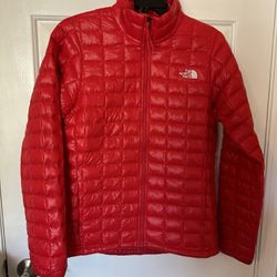 North Face Light Weight Red Jacket EUC Small