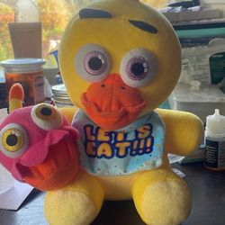 FNAF sanshee chica plushie w/cupcake 