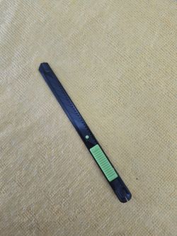 Blade with pack of extra blades tool, vinyl, tint
