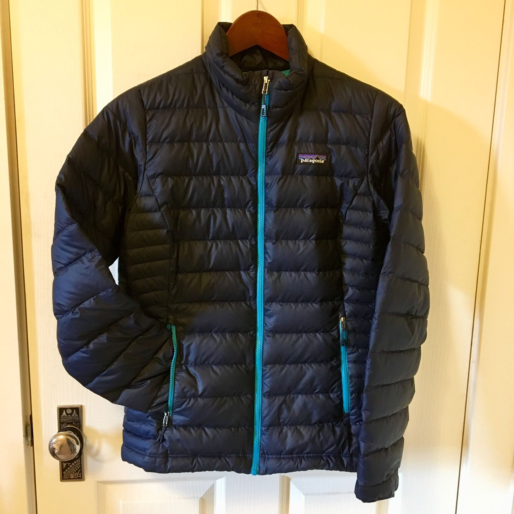 Women’s Patagonia Down Puffy Sweater Jacket