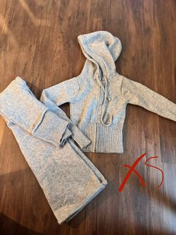 Woman’s XS Grey Pants And Top 
