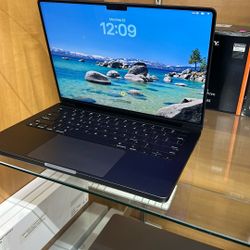 Apple MacBook Pro 14” M3 Pro Chip 18 GB Ram 512 GB SSD 