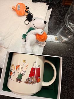 Snoopy keychain & mug