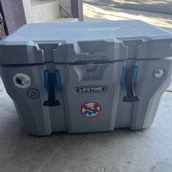 Lifetime Cooler. 55 Gal, Bear resistant