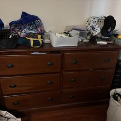 Dressers Free