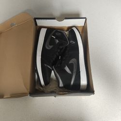 Jordan 1 Mid SE 