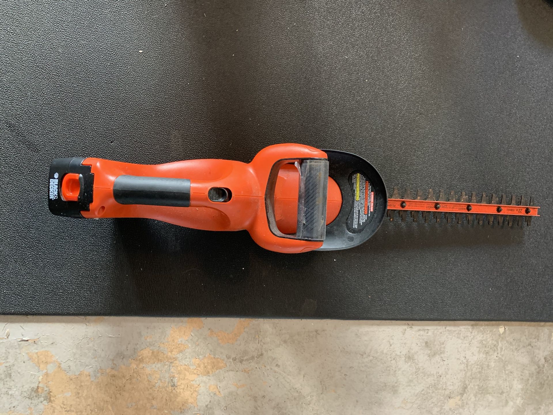 Black and decker electric hedge trimmer for Sale in Miami, FL OfferUp