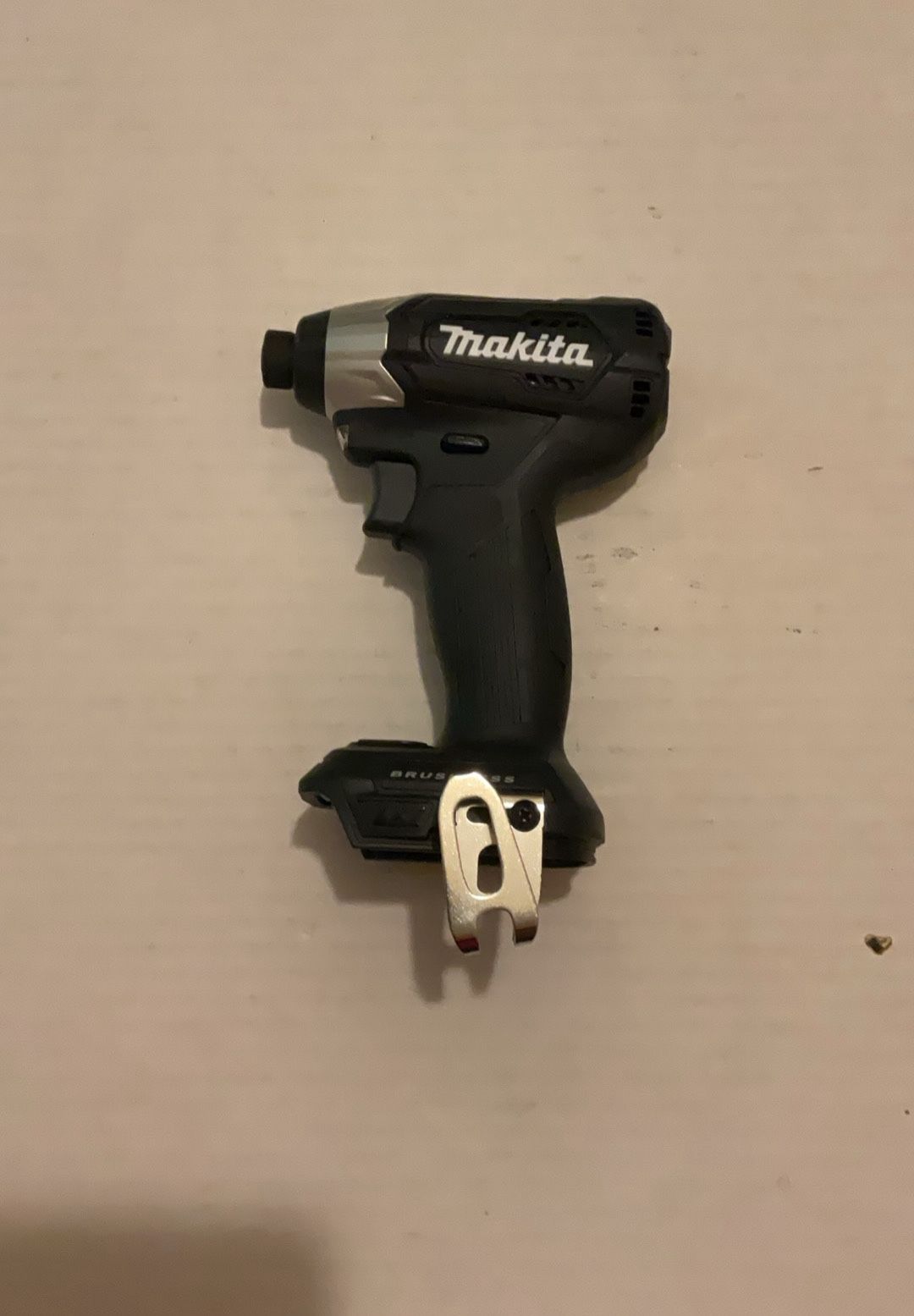 Brand New Makita 18 Volts LXT Brushless 1/4” Impact Driver. 120 Firm on Price. 120 Firme en Precio.