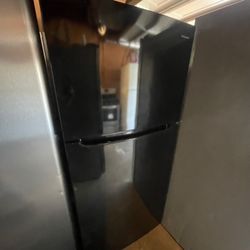 Top Freezer Refrigerator 