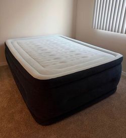 Full size air matress - open box never used