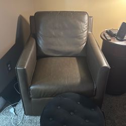 Swivel Chair 
